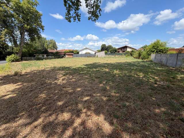 Terrain à bâtir de 650 m² entièrement viabilisé – Dax  f — photo du bien