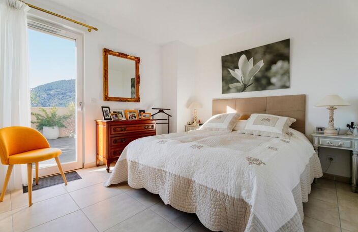 Appartement À Vendre T3 Solliès-Pont — photo 5