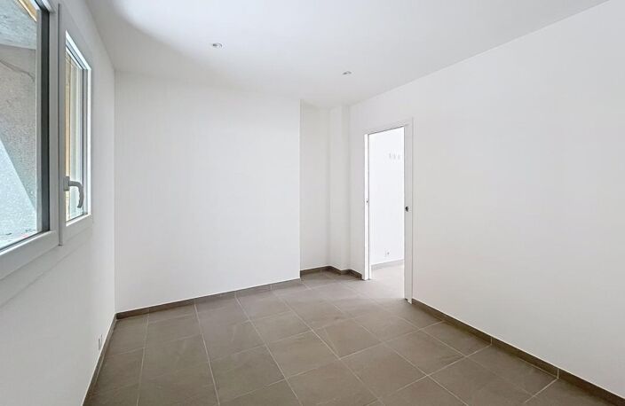 Appartement À Vendre T2 centre ville — photo 2