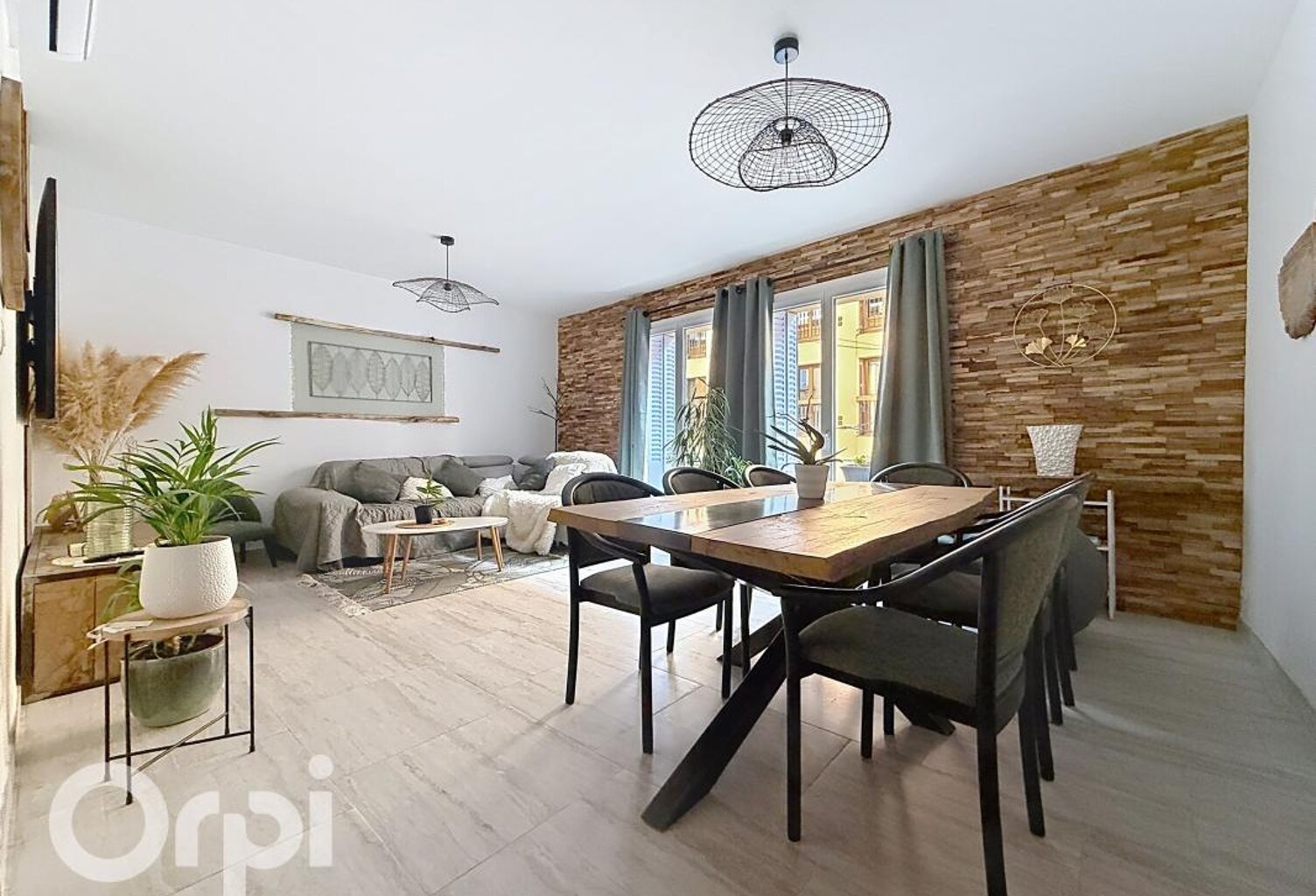Appartement T3 de 78 m² entièrement rénové — Centre historique de Fréjus — photo 1