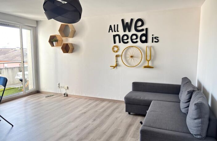  À louer – Appartement T3 meublé – 58,3 m² – Balcon + 2 parkings — photo 2