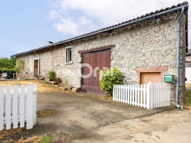   À découvrir à Cognac-la-Forêt – Charmante maison en pierres de plain-pied ! — photo 1