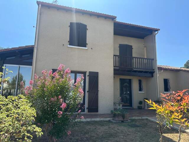 Maison À Vendre — photo du bien