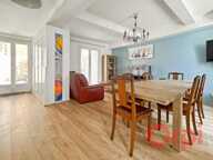 À Vendre : Authentique maison de ville avec patio, cour privative et stationnement — photo 2