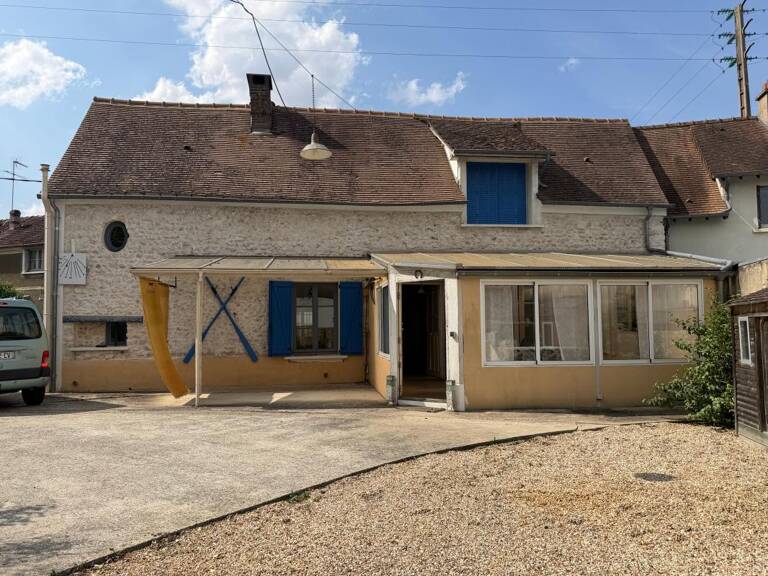 Maison ancienne de plus de 90 m² + bungalow T3 - À 7 min de la gare de Bueil — photo 1