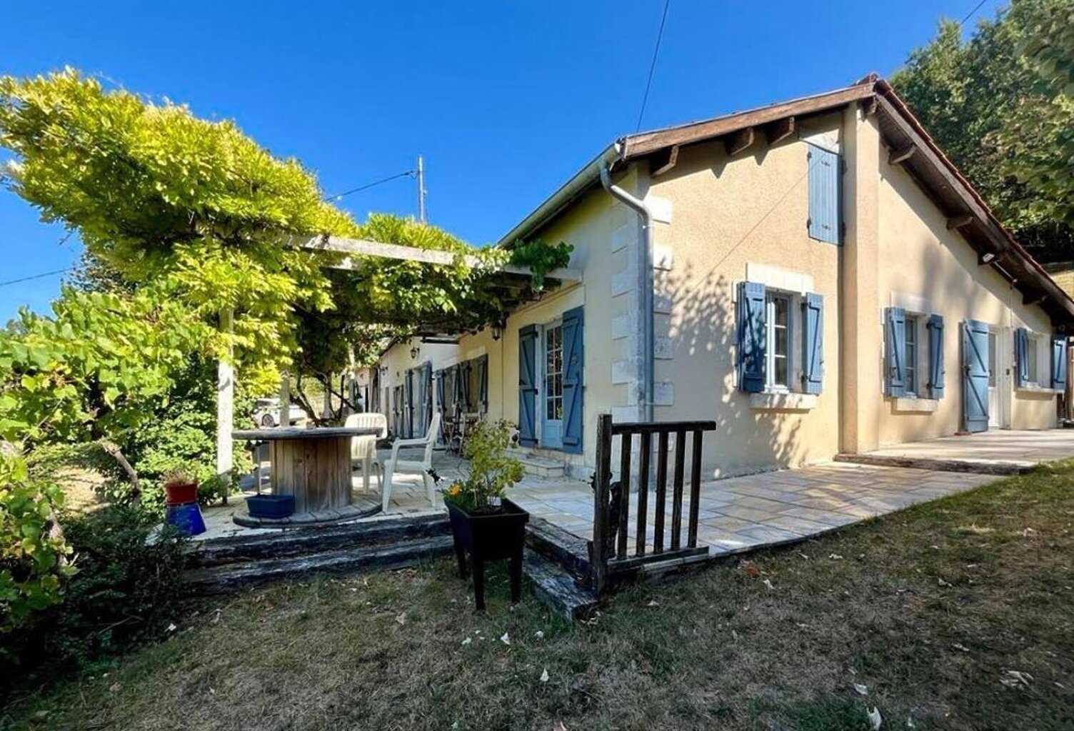 Propriété 216 m2 sur parcelles de 12866 m2 — photo 1