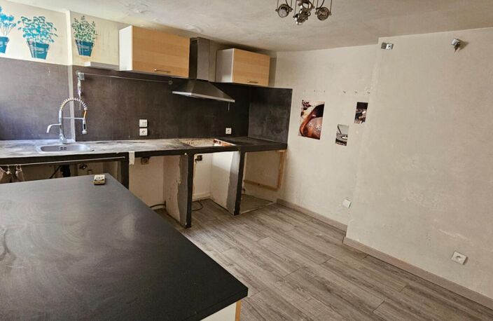 Duplex de caractère sous verrière zénithale - dernier étage - Perpignan La Réal — photo 3