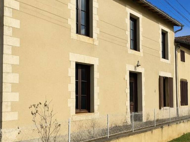 Maison de caractère 158 M2 avec jardin et dépendance — photo 1