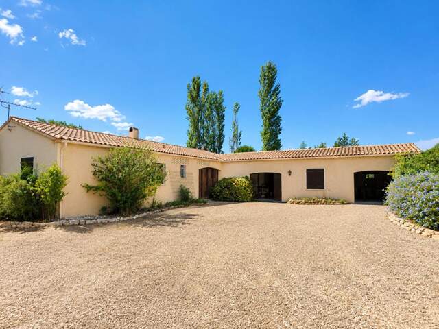 Lezignan Corbieres, Maison d'exception 170 m2, 7 pieces, 4 chambres sur 3000 m2 de terrain — photo du bien