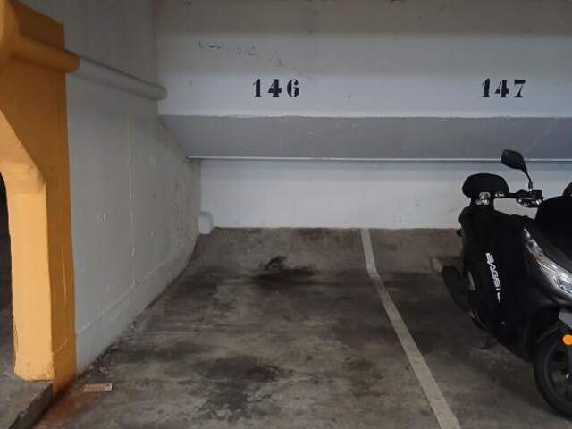 À VENDRE - Places de parking sécurisées -Vente à l'unité ou en lot — photo du bien