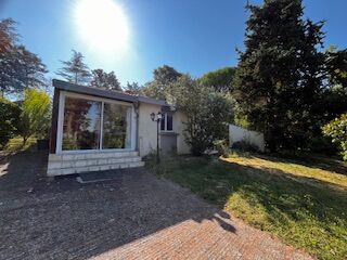 Jolie maison avec piscine, garage et jardin
