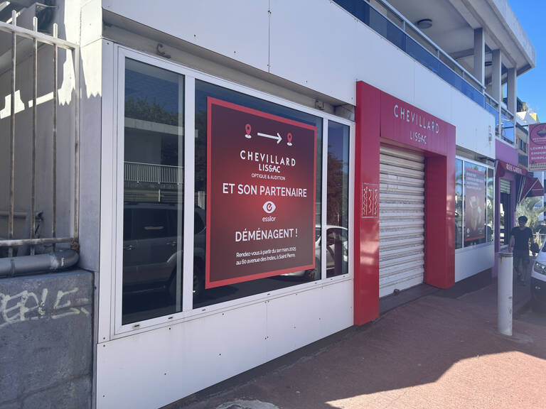 LOCAL COMMERCIAL SAINT PIERRE 100M2 — photo 1