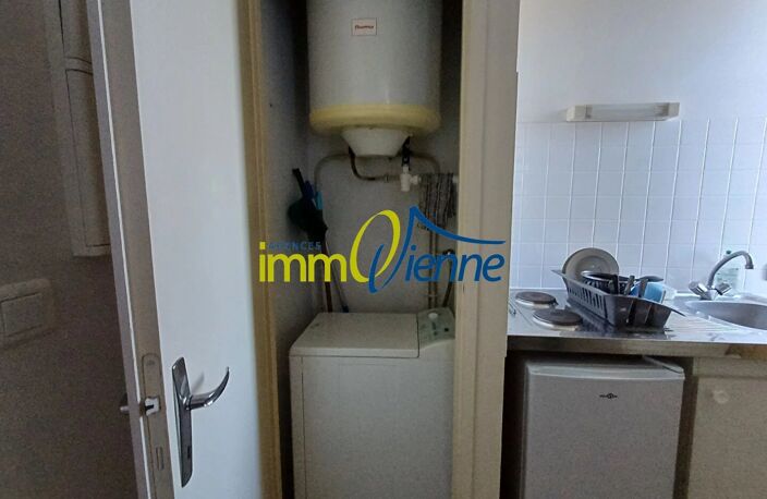 Studio Meublé Lussac Les Chateaux 1 pièce(s) 24.73 m2 — photo 4