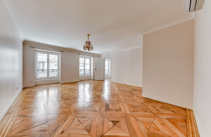 Exclusivité - Lyon 2 ème - rue Victor Hugo, appartement de 5 — photo 3