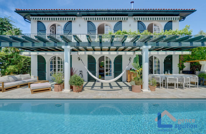 SUPERBE VILLA À DEUX PAS DE LA PLAGE — photo 2