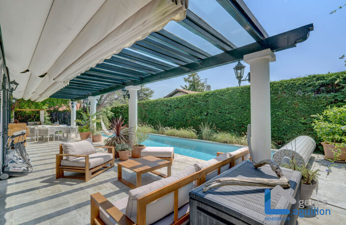 SUPERBE VILLA À DEUX PAS DE LA PLAGE — photo 3