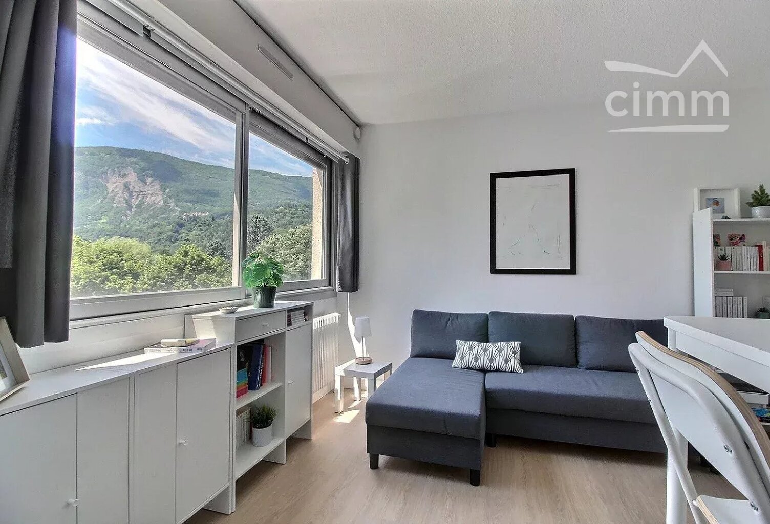 MEYLAN – T2 MEUBLÉ AVEC VUE MONTAGNE, CAVE ET PARKING — photo 1