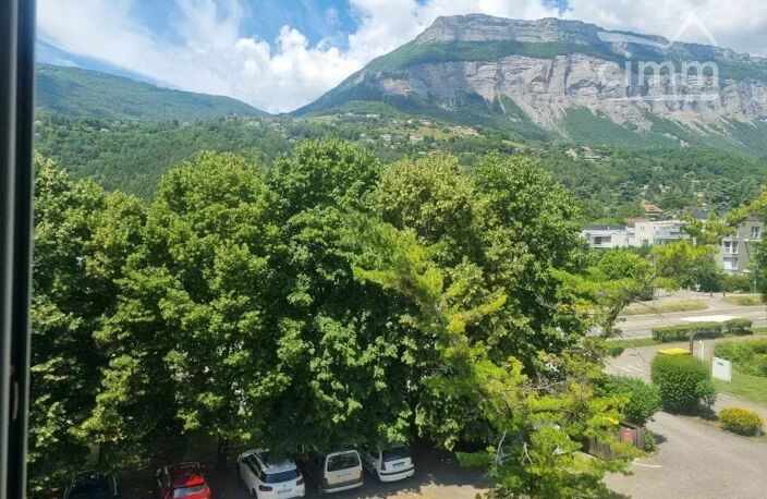 MEYLAN – T2 MEUBLÉ AVEC VUE MONTAGNE, CAVE ET PARKING — photo 5