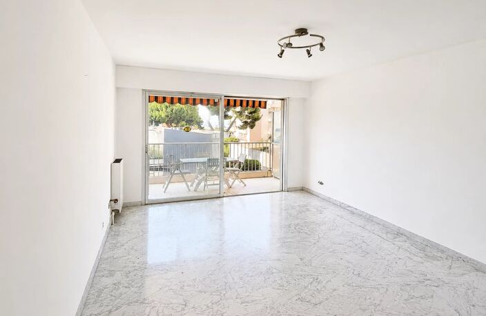 Appartement lumineux 3 pièces avec piscine à Le Port — photo 3