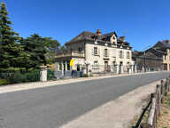 A VENDRE - Bel immeuble de rapport (4 appartements) avec terrain attenant - LAISSAC — photo 2