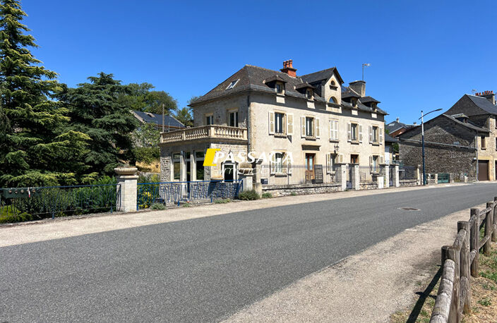 A VENDRE - Bel immeuble de rapport (4 appartements) avec terrain attenant - LAISSAC — photo 2
