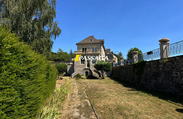 A VENDRE - Bel immeuble de rapport (4 appartements) avec terrain attenant - LAISSAC — photo 3
