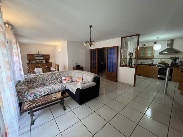 SAINT JEAN DE MAURIENNE Au calme et au coeur de ville Très agréable appartement de Type 4/5 d'une superficie de 101 m2 + 2 Balcons — photo du bien