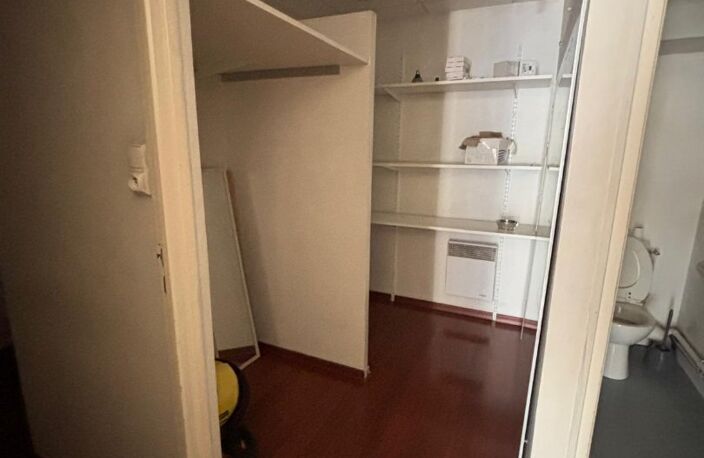 Local commercial — photo 2