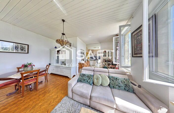 Maison en pierre avec terrasse et vue dégagée — photo 2