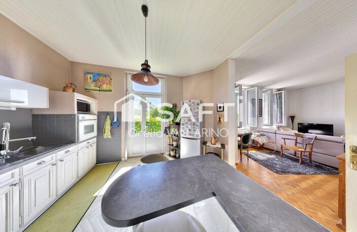 Maison en pierre avec terrasse et vue dégagée — photo 4