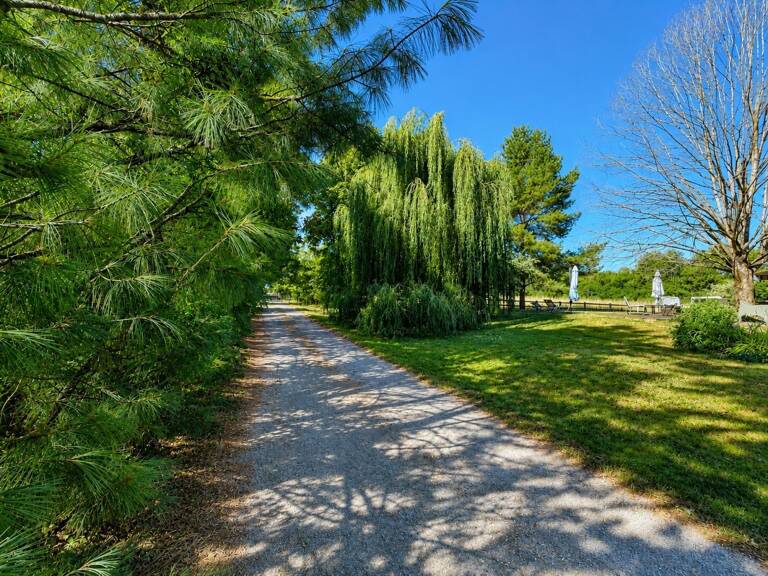 Propriété de caractère sur plus de 2 hectares  Un cadre de vie aux multiples possibilités — photo 1