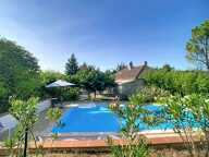 Villa de plain pied avec piscine et grand jardin. — photo 4
