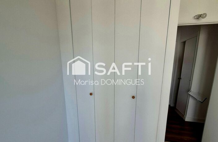 appartement dispose d'un balcon offrant un espace extérieur privé et d'une cave pour un espace de rangement supplémentaire et un box  répondant aux besoins de chacun. — photo 4