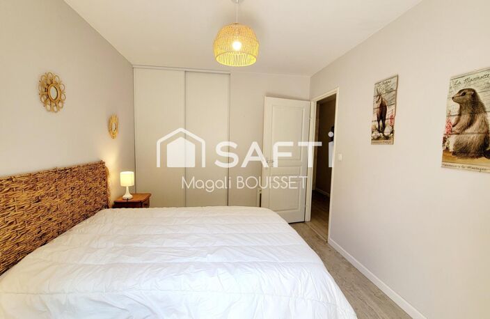Appartement T4 de 91m², refait à neuf en 2011, matériaux de qualité et vendu meublé, 9 couchages, terrasse, ascenseur, place de parking privée. Bon rendement locatif. — photo 5