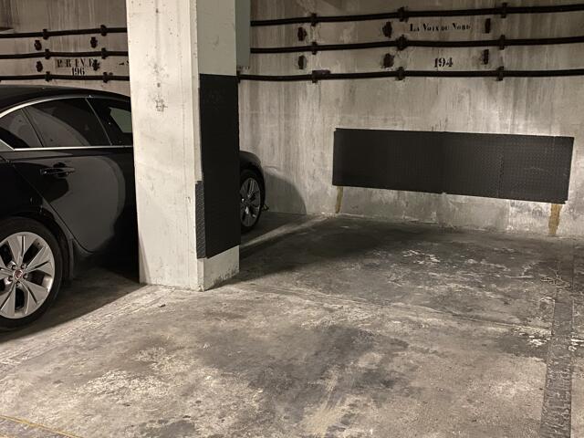 Garage proposé à Paris 8