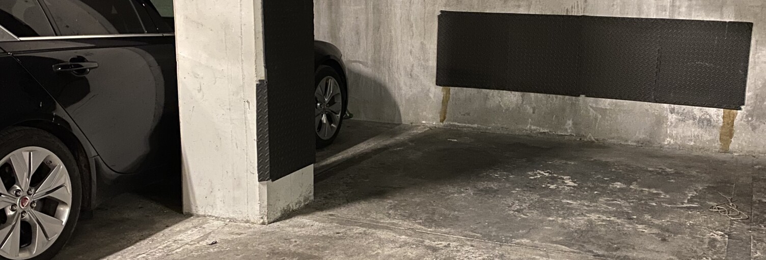 Garage  12 m² à louer à Paris 8 (75008)
