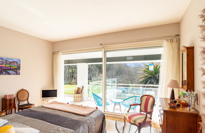 Cadre privilégié à Urrugne   Maison lumineuse avec piscine e — photo 3