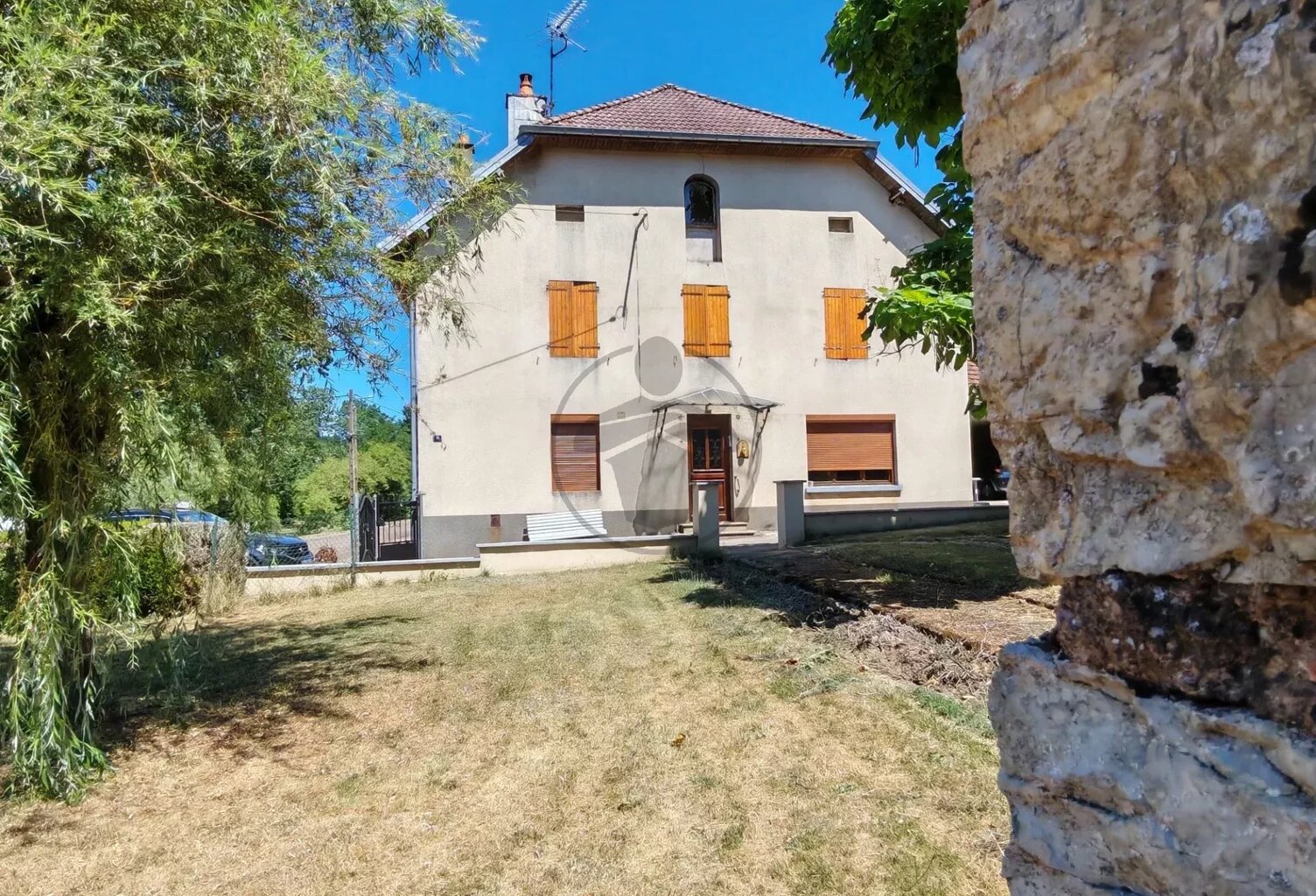 Maison MONTBOZON 5 pièces — photo 1