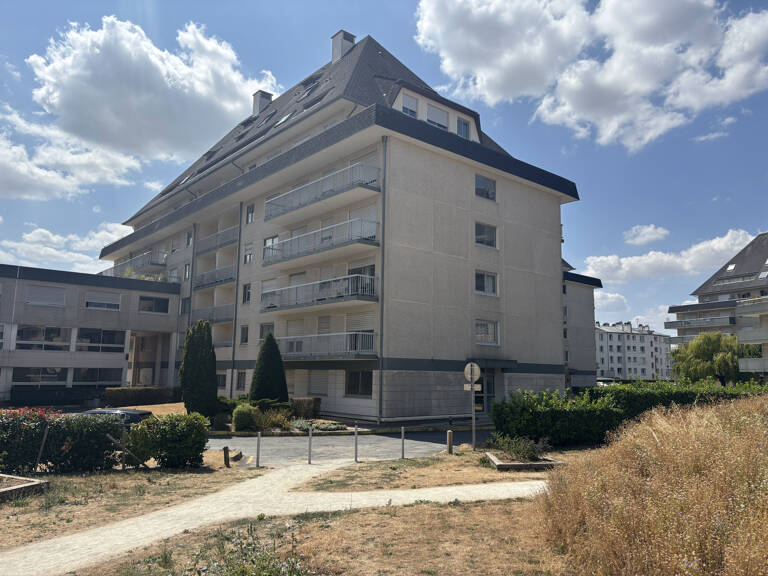 CAEN CENTRE RESIDENCE LES SAINTS PERES STUDIO A VENDRE AVEC — photo 1