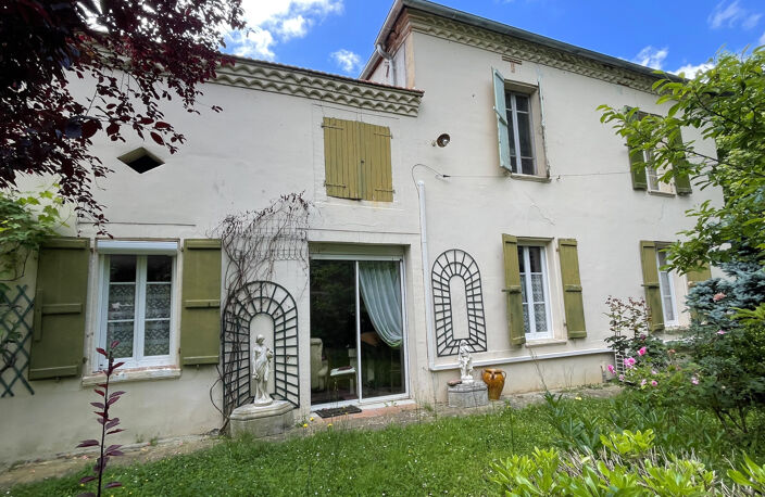 maison de village avec jardin et garage — photo 2