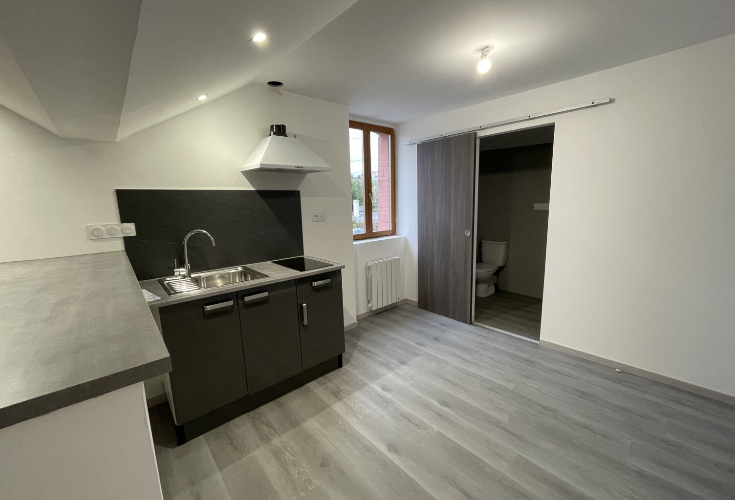 Studio rénové - 25m2 - ONET LE CHATEAU — photo 1