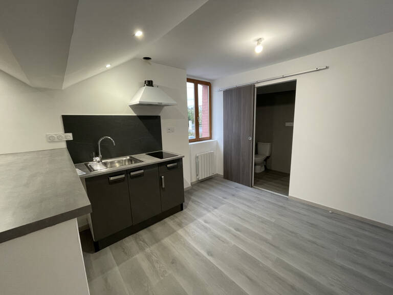 Studio rénové - 25m2 - ONET LE CHATEAU — photo 1