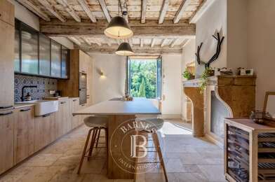 Maison 10 pièces 1050000 €