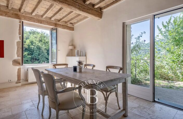 Maison Familiale d'environ 250m² - 6 Chambres - Piscine - Dépendance - Terrain de 1068 m² — photo 4