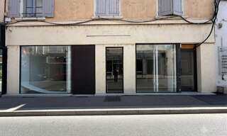Commerce  120 m² à louer à Oullins-Pierre-Bénite (69600)