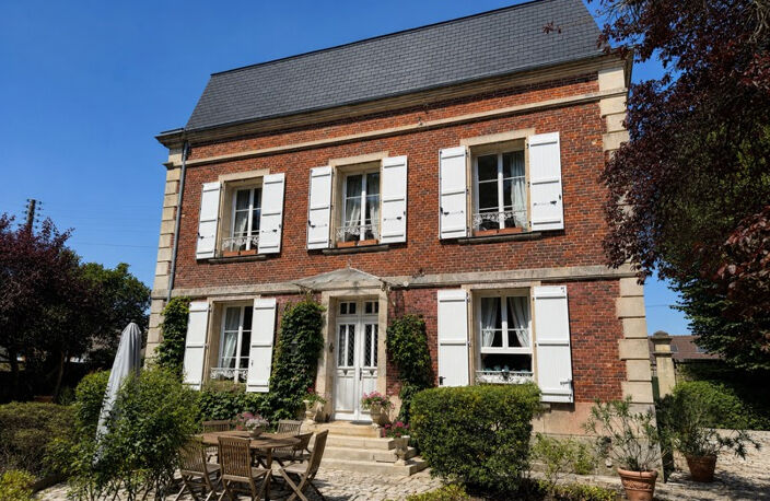 Magnifique maison bourgeoise du 19 ème siècle sur son parc arboré — photo 2