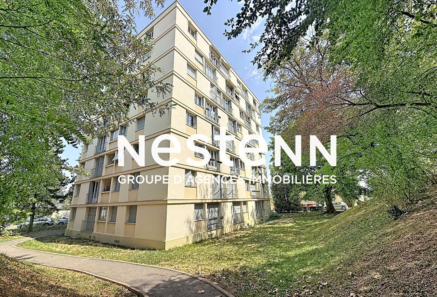 Appartement 4 Pièces aux Lessivas avec ascenseur - 69500 BRON — photo 1