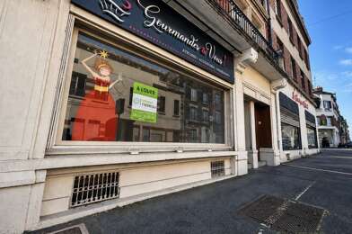 Commerce 3 pièces 980 €