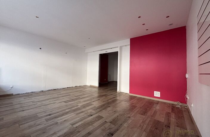 Local commercial — photo 2