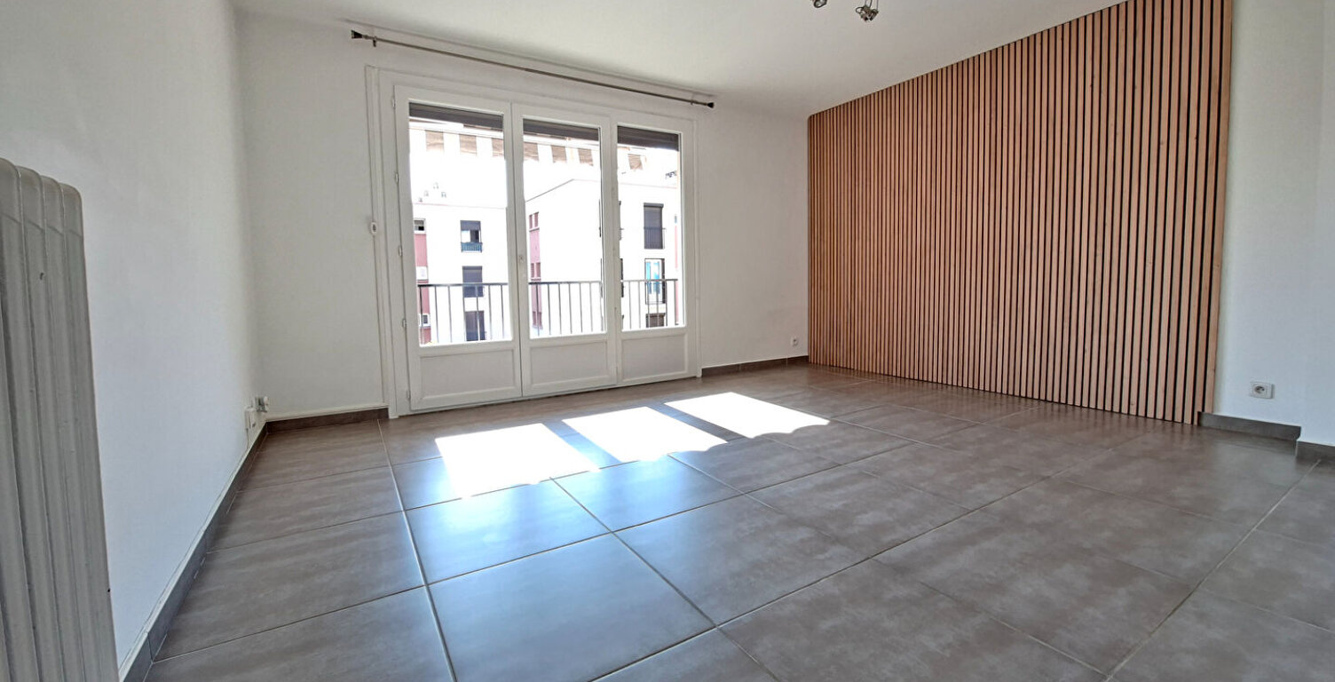 Perpignan T4 de 69,6m2 avec balcon, cave et parking — photo 1